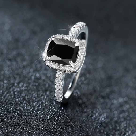 WEDDING RING - Picture 4 of 7